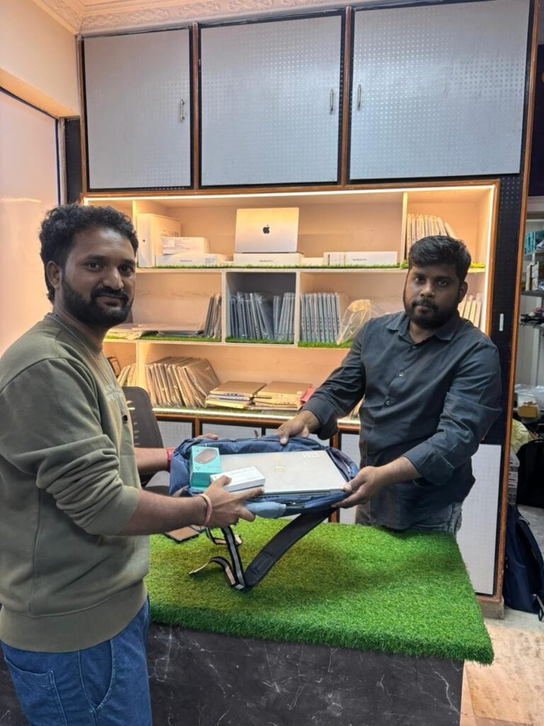 second hand laptop testing in Hyderabad store