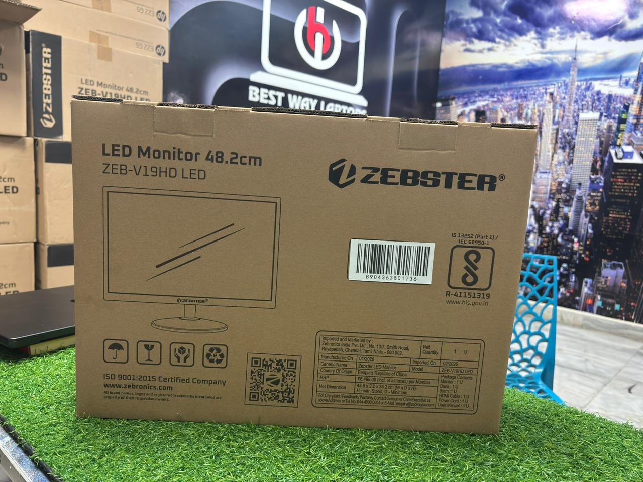 ZEBSTAR 19 inch LED monitor HD display box packaging front view