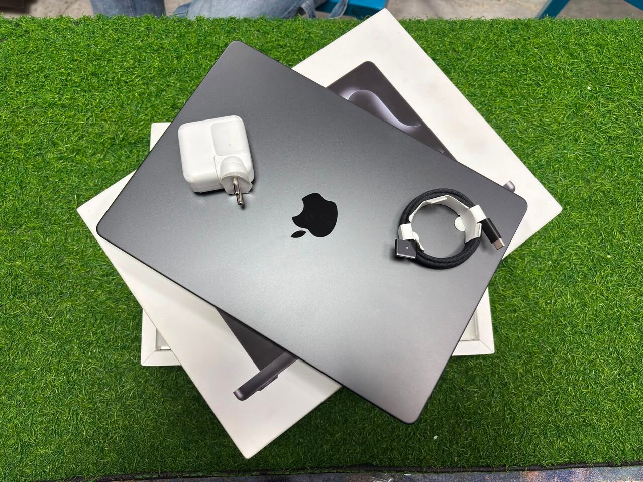 MacBook Pro 14 M5 AppleCare Hyderabad
